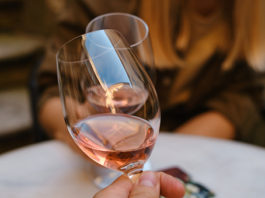 La junta muestra su oferta turística en la feria expovacaciones de país vasco Rutas de vino Castilla y León