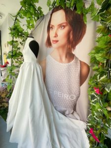 La firma de vestidos de novia Jesús Peiró aterriza en Segovia en exclusiva