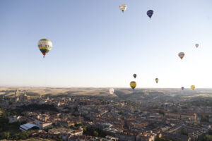 Tres nuevos vídeos muestran Segovia como la ciudad de los globos