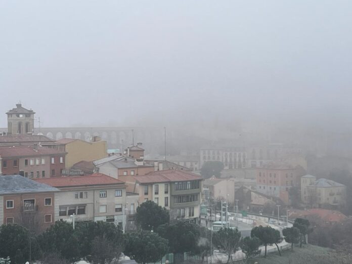 Niebla y mucho frío en Segovia