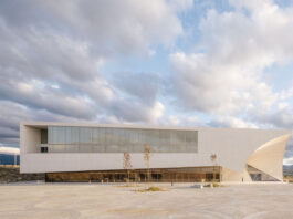 Álex de la Iglesia dirigirá una serie en Segovia