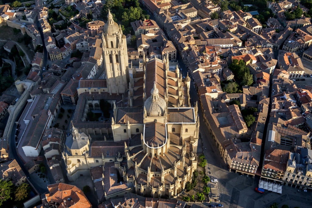 Andamios en la Catedral de Segovia