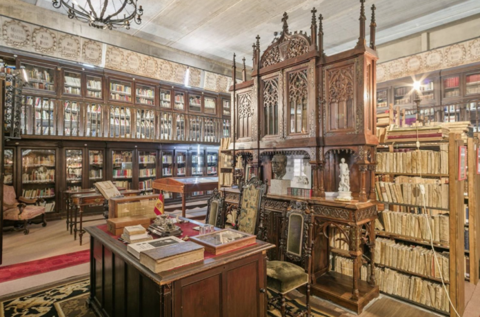 castillo con una enorme biblioteca en Segovia