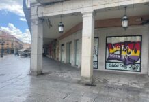 Grafittis electorales a pocos metros del Acueducto