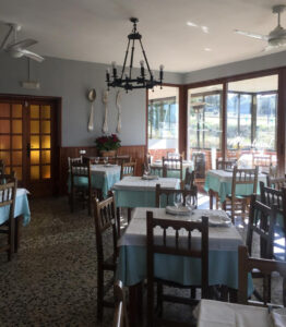 hostal y restaurante en pueblo de Segovia