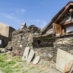 Pueblos fantasma en Segovia para celebrar Halloween pueblo (casi) deshabitado de pizarra