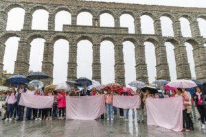 Segovia se viste de rosa