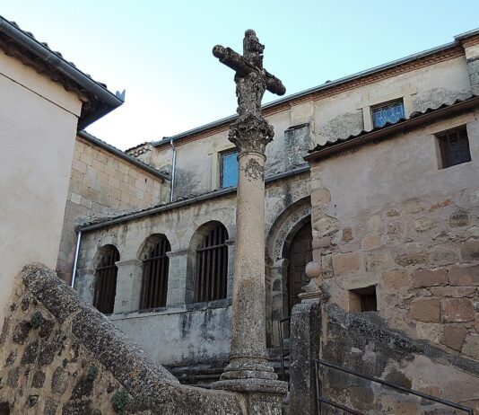 El pueblo de Segovia de las siete llaves