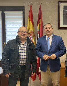 El delegado territorial y el alcalde de Sebúlcor, ponen sobre la mesa los proyectos de mejora municipio