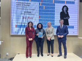 Rocío Ruiz recibe en Fitur el Premio