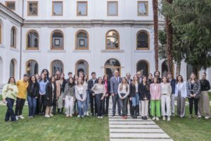 Diputación beca a 54 alumnos de IE University de la provincia