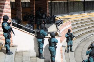 La Guardia Civil simula un ataque terrorista en Cuéllar