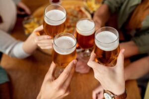 Un pueblo de Segovia se prepara para su Feria de la Cerveza Artesana