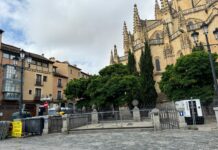 Denunciada por orinar en la Catedral de Segovia