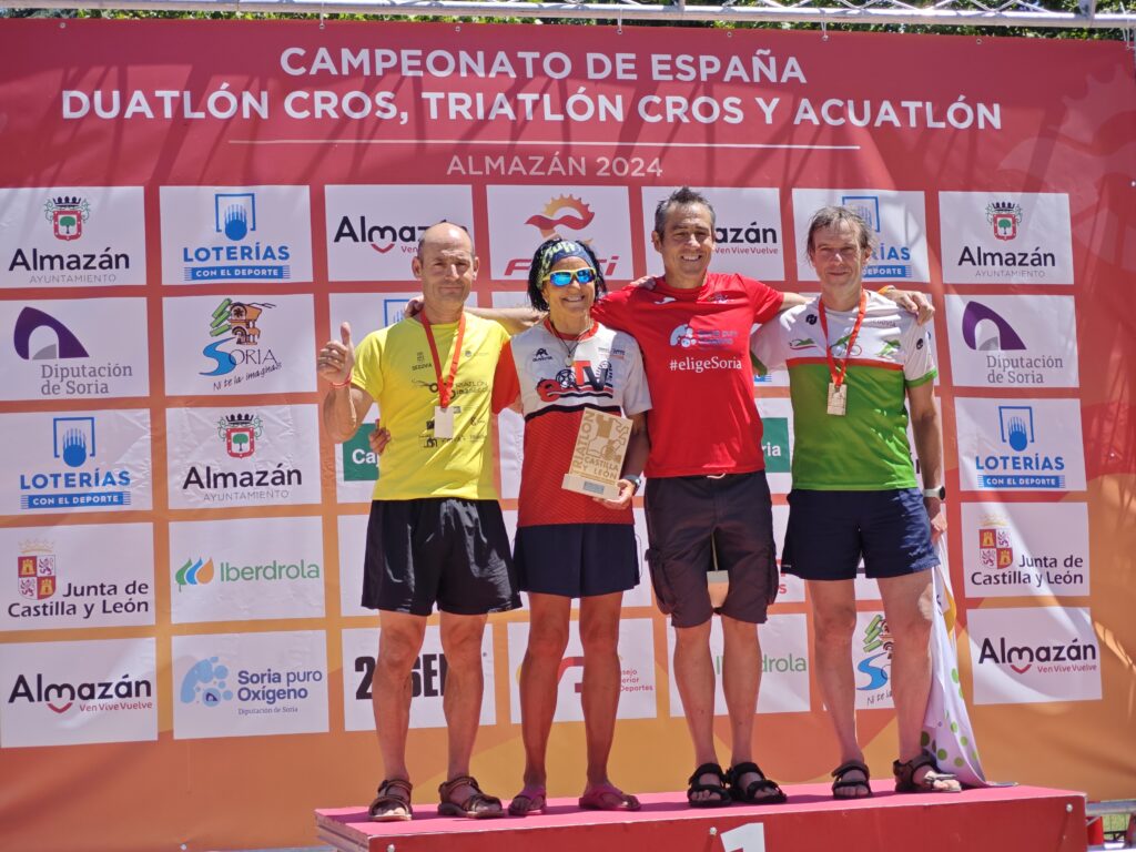 El Club Triatlón IMD Segovia se lleva el oro en un nacional