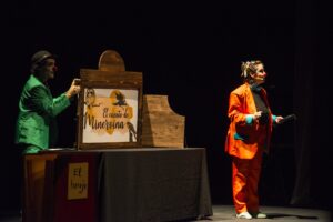 Teatro en una iglesia del siglo XVI de un pueblo de Segovia