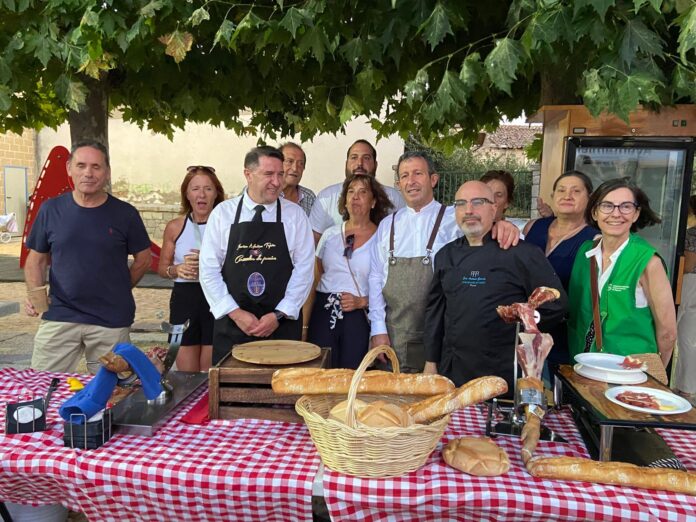 La cata de Garcillán, solidaria con la AECC