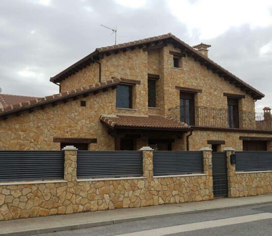 vende casoplón en pueblo de Segovia