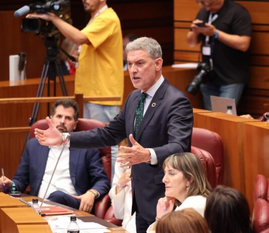 PSOE exige la declaración de interés