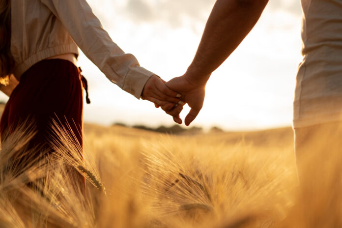 buscas pareja en un pueblo de Segovia