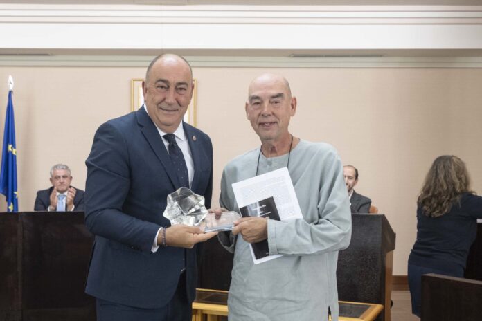 Santiago Alba recibe el Jaime Gil de Biedma