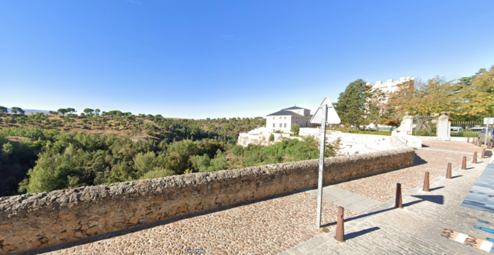 Casa palacio con esgrafiado en Segovia