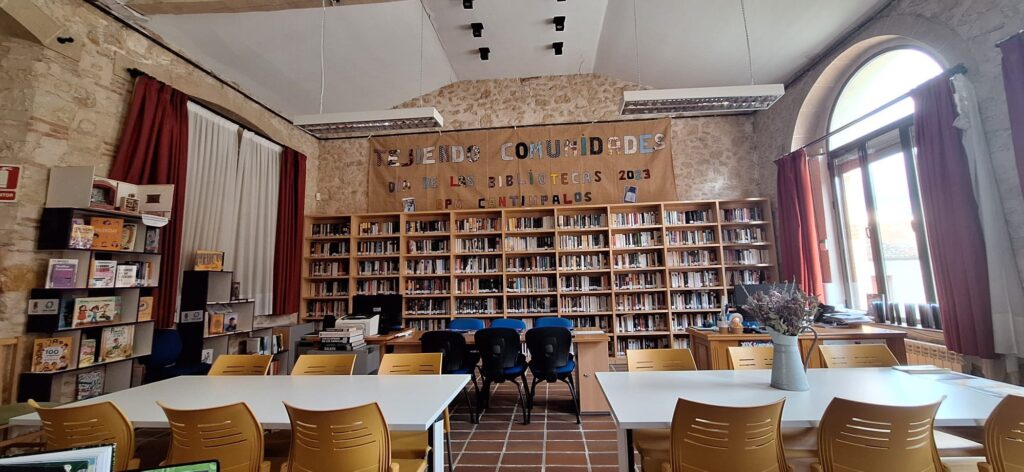 biblioteca de un pueblo de Segovia