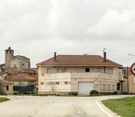 Se alquila bar en la Plaza Mayor de Torrecilla Se alquila bar en la Plaza Mayor