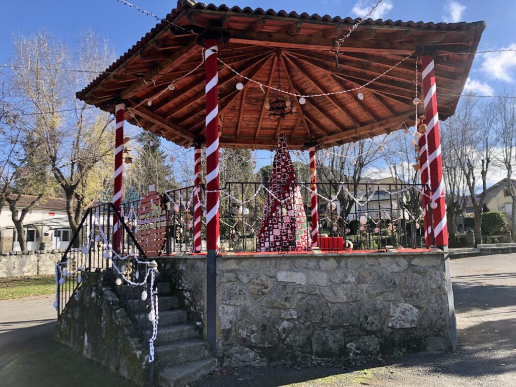 La navidad se teje en un pueblo