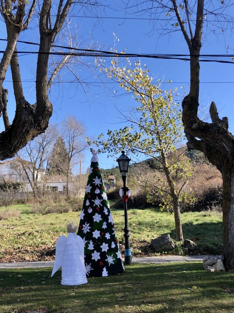 La navidad se teje en un pueblo