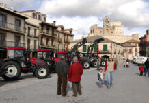 'plaza de los 100 postes'