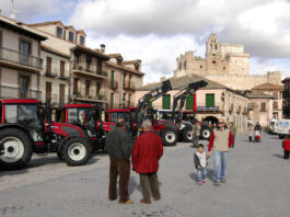 100 postes en una plaza segoviana