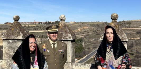 Alcaldesas de Zamarramala 'toman' el Alcázar