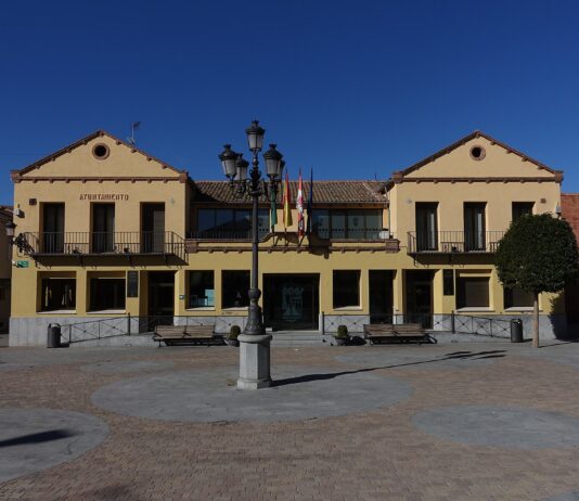 Fallece un trabajador al caer desde un tejado en Valverde del Majano