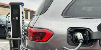 Cargar coche eléctrico