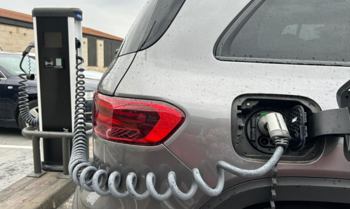 Cargar coche eléctrico