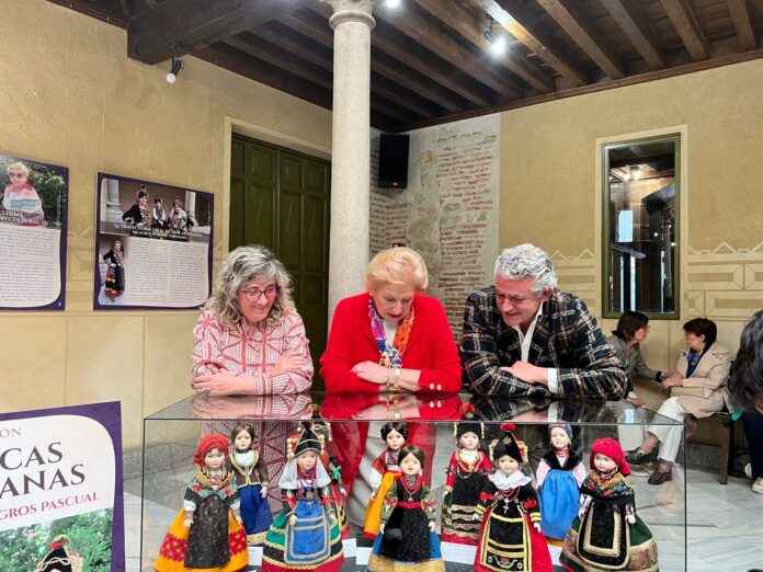 colección de muñecas segovianas