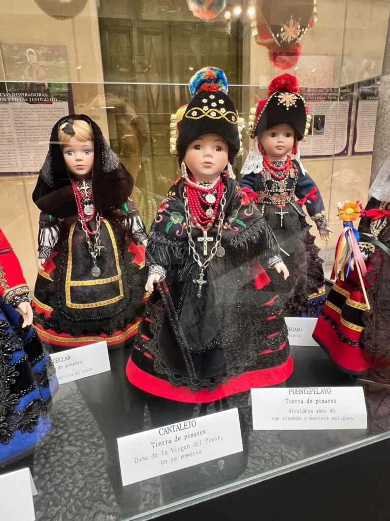 colección de muñecas segovianas
