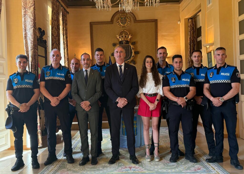 Siete nuevos oficiales de Policía