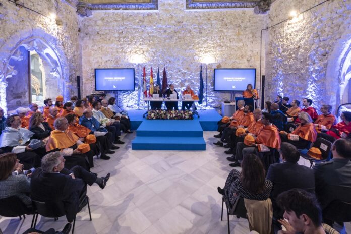 54 becas para estudiar en IE University
