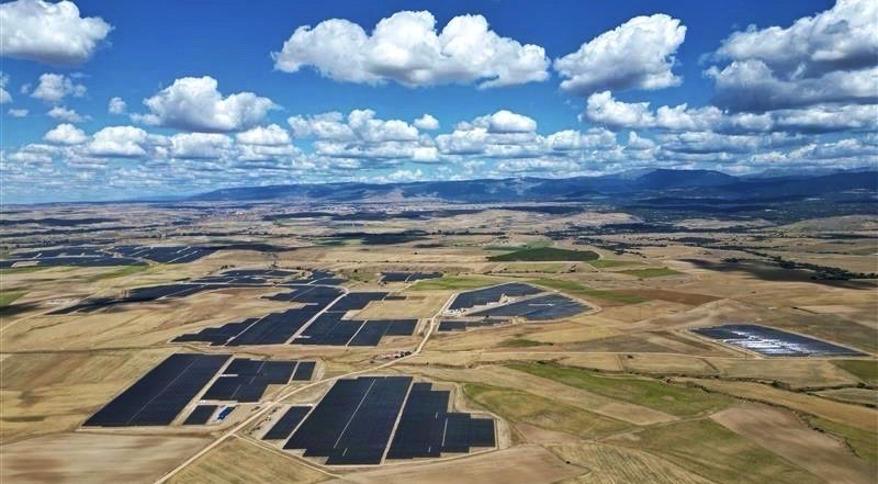 cuatro clústeres solares en Segovia