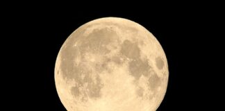 verá la 'luna de fresa' en Segovia