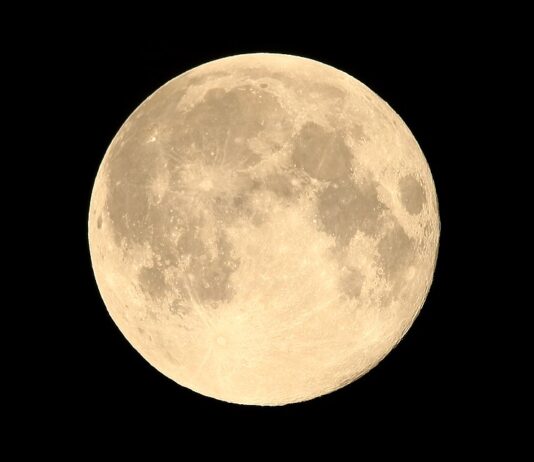 verá la 'luna de fresa' en Segovia