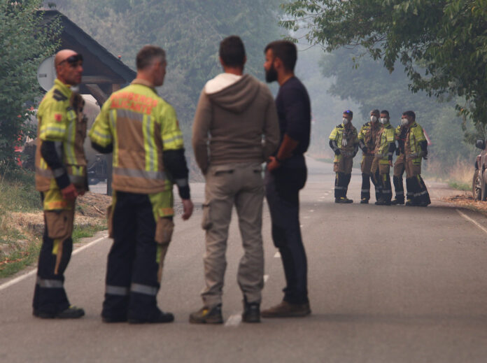 Incendio en Colinas del Campo de Martín Moro Toledano perteneciente al municipio de Igüeña (León)