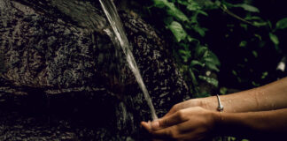Abrazo del Agua