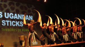 ‘Ugandan Sticks’ llevarán la energía africana al corazón de Segovia