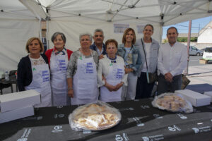 Un pueblo de Segovia se endulza con sus tradicionales hojuelas y florones