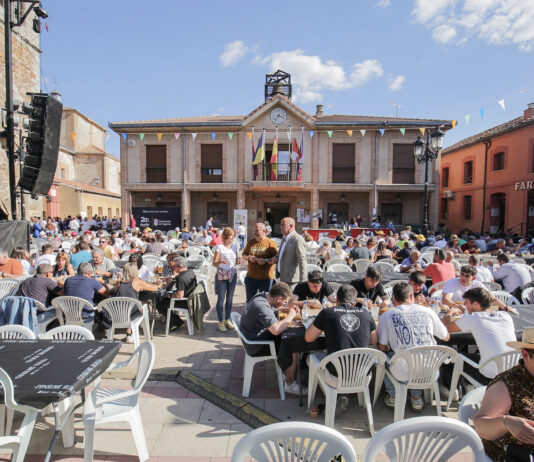 Gastro-Km0 Navalmanzano, plaza mayor