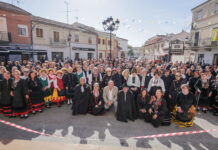 Más de 500 personas en la concentración del Traje Regional segoviano y la Capa castellana