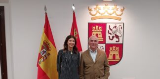 El Servicio Territorial de Medio Ambiente de Segovia tiene nuevo jefe La delegada territorial y el nuevo jefe del Servicio de Medio Ambiente